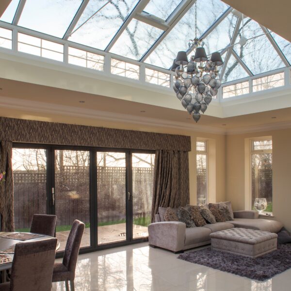 What’s the Difference Between a Conservatory and an Orangery?